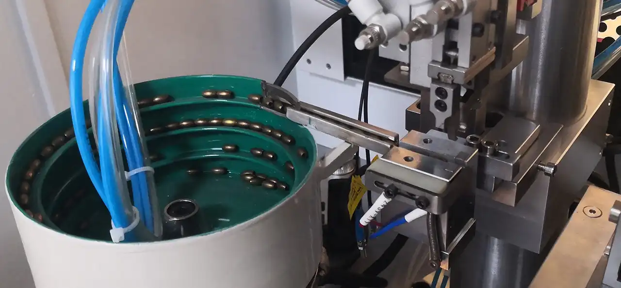 automatic diamond cutting bead machine in jewelry factory