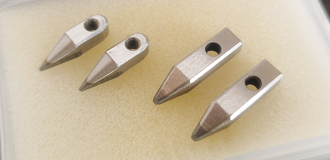 Jewelry chain making machine pliers