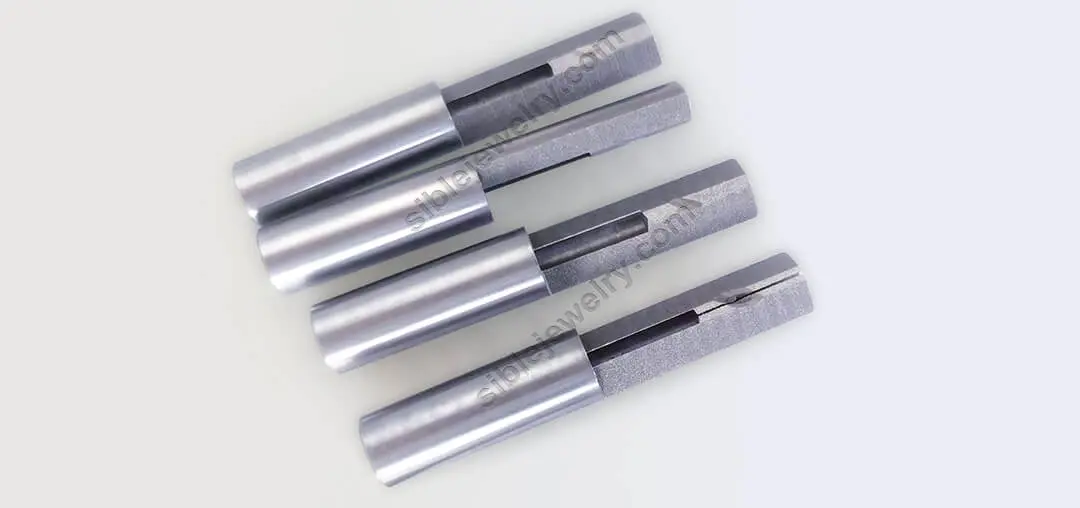 Wire core mold for diamond cutting machine, precision accessory for cutting metal wire and tubes in jewelry manufacturing.