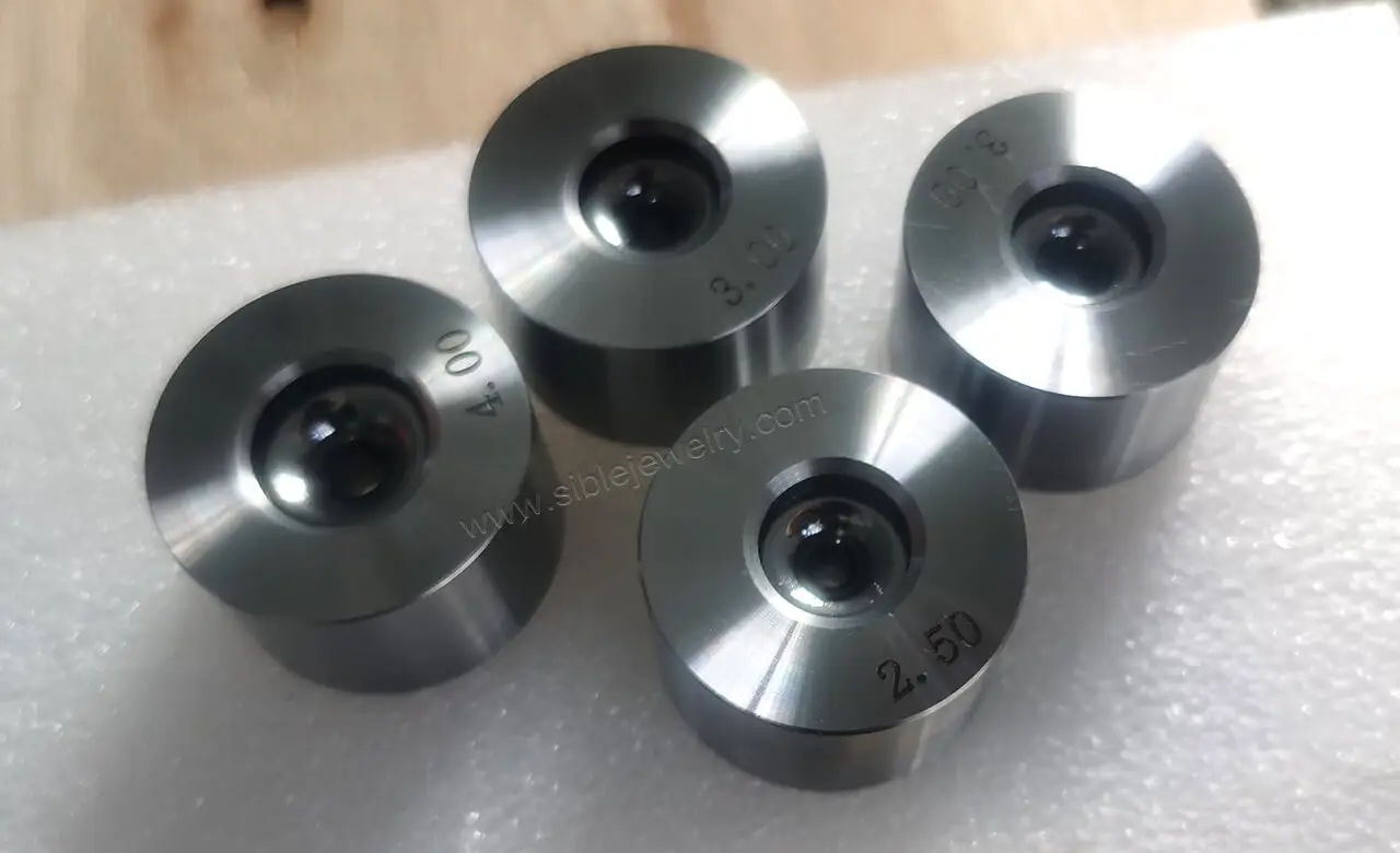 Wire drawing die specifications chart: hole diameter from 0.05mm to 20mm, customized shapes available